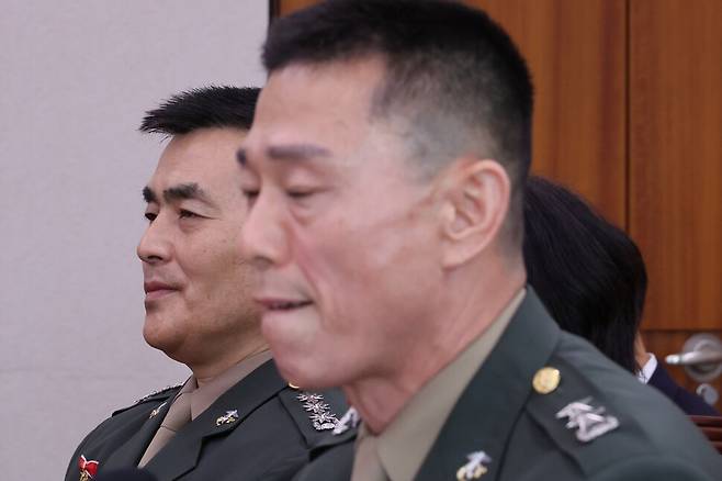 박정훈 해병대 전 수사단장(왼쪽부터), 유재은 국방부 법무비서관, 임성근 전 해병대 1사단장이 지난 6월21일 오전 국회 법제사법위원회에서 열린 \'채상병 특검법\'에 대한 입법청문회에서 위원의 질의에 답하고 있다. 연합뉴스