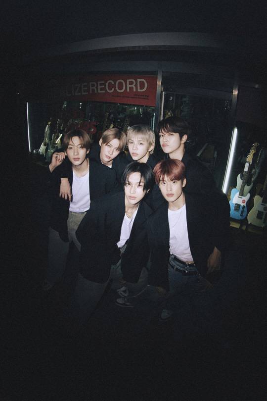 라이즈 첫 미니앨범 RIIZING