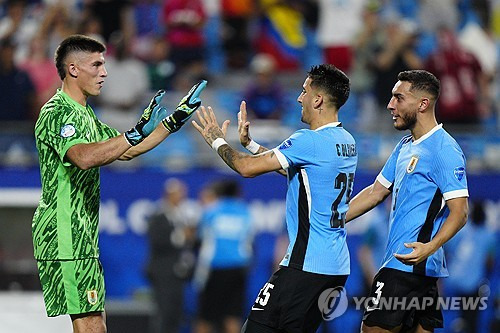 한국이 외면했던 사령탑 제시 마치 감독이 캐나다 축구대표팀에 부임하고 처음 참가한 메이저 대회인 코파 아메리카에서 돌풍을 일으키며 최종 4위를 차지했다. 캐나다는 14일(한국시간) 우루과이와의 2024 코파 아메리카 3·4위 결정전에서 선제골을 실점하고 역전하는 데 성공했으나 후반 막바지 통한의 동점골을 실점, 연장전에서 패배하면서 아쉽게 4위를 차지했다. 사진 연합뉴스