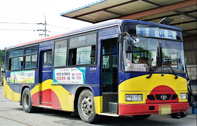 A 여객의 농어촌버스, 예천군은 오는 8월 1일부터 예천-장수 노선을 운행한다./사진제공=경북 예천군