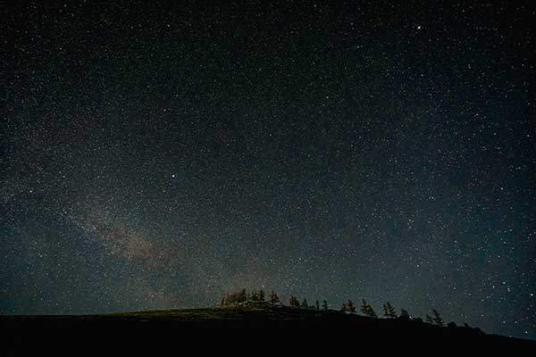 테를지의 밤하늘은 검은 벨벳에 다이아몬드가 박힌 것처럼 별들로 가득했다. 별똥별이 떨어질 때마다 사방에서 우리의 소원이 쌓였다.