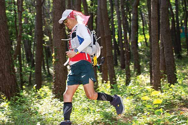 안씨는 작년 3시간 19분 만에 풀코스를 완주한 건각이다.