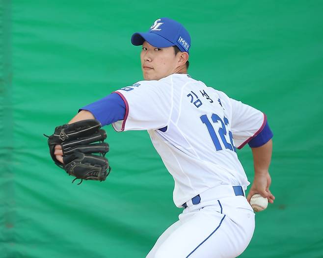 삼성 투수 김성경은 오는 한국시간 18일부터 미국에서 열리는 '2024 MLB 드래프트 후반기 리그'에 참가한다. 삼성 라이온즈