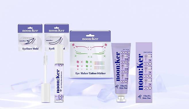 현장의 목소리를 바탕으로 개발한 레드힐스의 특수 메이크업 제품들. / 출처=레드힐스