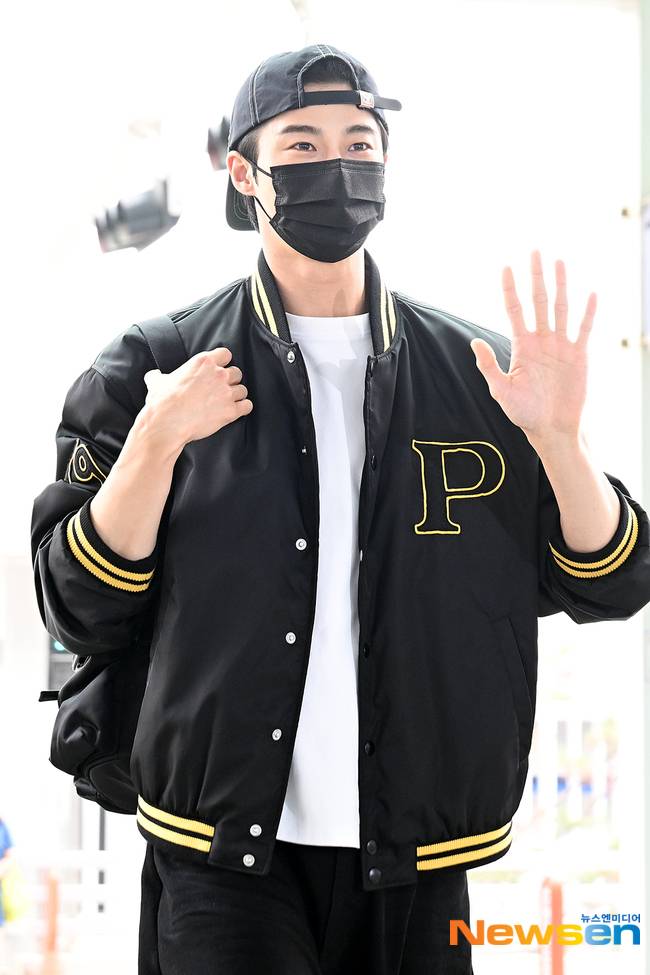 인천공항경찰단은 16일 변우석의 경호원들에 대해 위법 행위가 있었는지 내사중이라고 밝혔다.(뉴스엔DB)