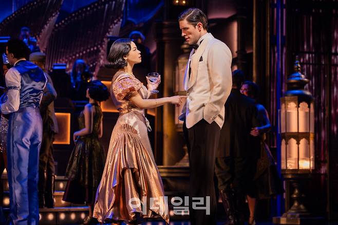 미국 브로드웨이 시어터에서 공연 중인 뮤지컬 ‘위대한 개츠비’의 한 장면. (사진=오디컴퍼니)