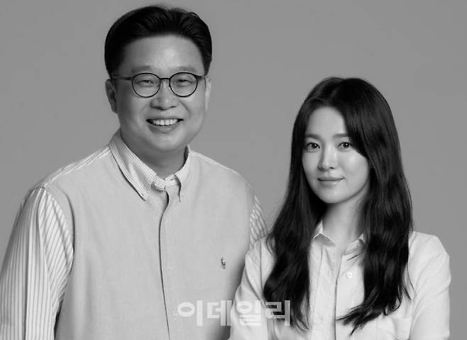 서경덕 교수(왼쪽)와 송혜교(사진=서경덕 교수)