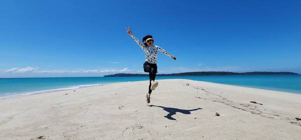 코타키나발루 부근의 여러 부속섬에는 이렇게 눈부신 해변이 많다