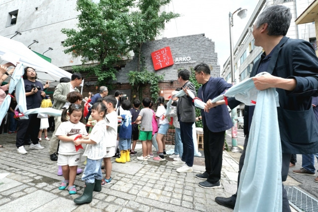 한국문화예술위원회는 17일 아르코꿈밭극장 개관식을 가졌다.   한국문화예술위원회