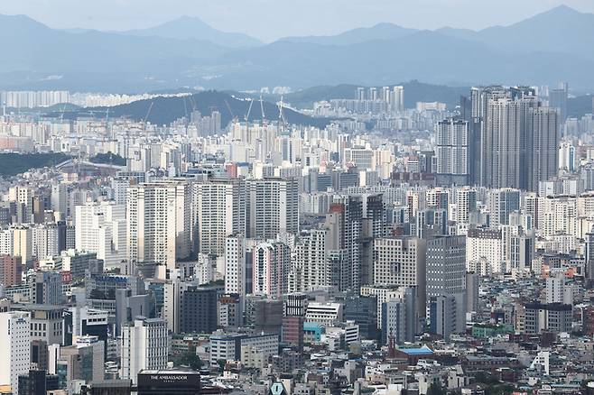 서울 남산에서 바라본 서울 아파트의 모습. [연합뉴스]