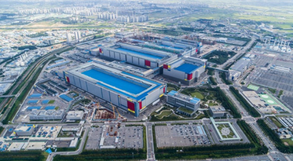 P4 plant in Pyeongtaek, Gyeonggi Province. [Courtesy of Samsung Electronics Co.]