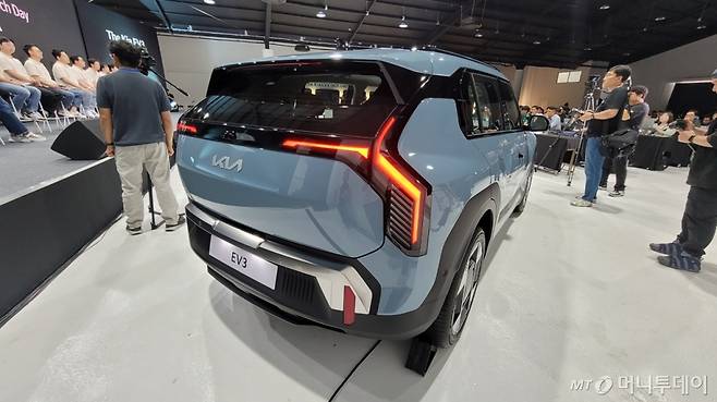 16일 오전 서울 광진구 능동 '파이팩토리 스튜디오'에서 열린 기아  첫 전기차 전용 콤팩트 SUV(스포츠다목적차량) 'EV3'의 기술 설명회 모습./사진=김도균 기자