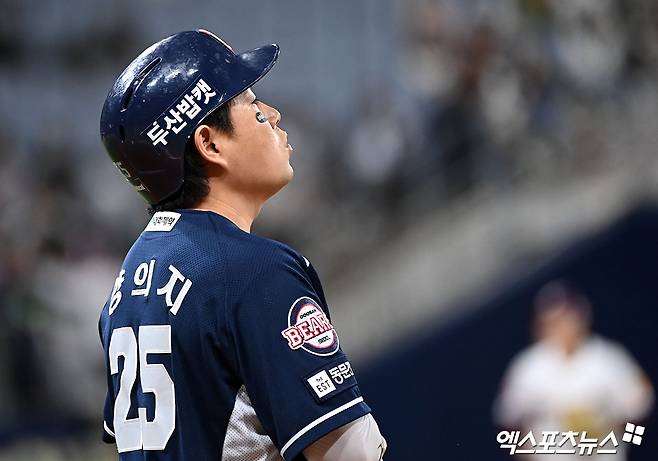 두산 포수 양의지는 17일 울산 문수야구장에서 열린 '2024 신한 SOL Bank KBO 리그' 롯데와 주중 3연전 두 번째 맞대결에서 4번 지명타자로 선발 출전했다. 하루 전 공에 맞은 탓에 포수 수비로는 나서지 않았다. 엑스포츠뉴스 DB