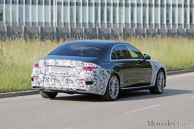 메르세데스-벤츠 'S클래스 페이스리프트' 테스트카 (출처 : Mercedes-Fans)