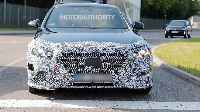 메르세데스-벤츠 'S클래스 페이스리프트' 테스트카 (출처 : MOTORAUTHORITY)