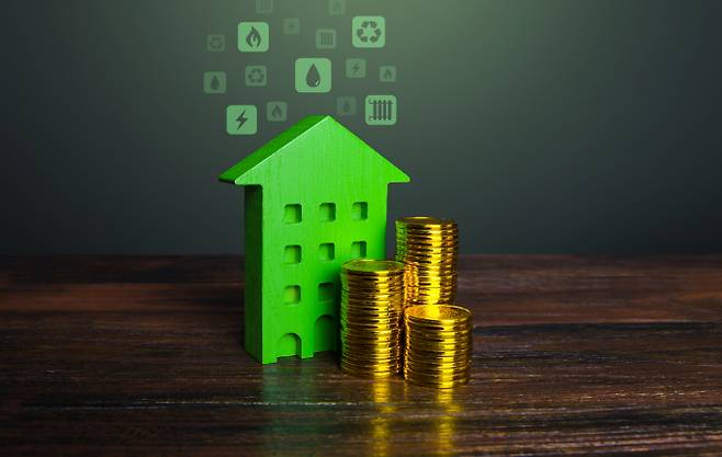 정부 차원의 탄소 중립 시나리오에 속도가 붙어 건설업계에도 변화의 바람이 불지만 또 다른 고분양가의 뇌관이 될 수 있다는 우려의 목소리가 나온다. /사진=이미지투데이