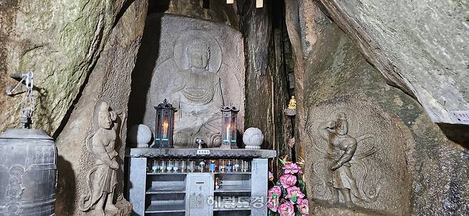 원효 대사가 수행한 곳으로 알려진 원효굴