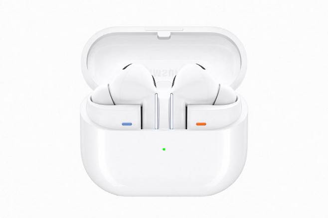 갤럭시 버즈3프로 화이트(사진=삼성전자)