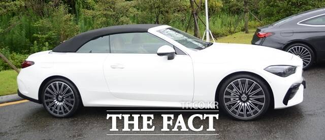 CLE 450 4MATIC 카브리올레의 측면부 모습. /김태환 기자