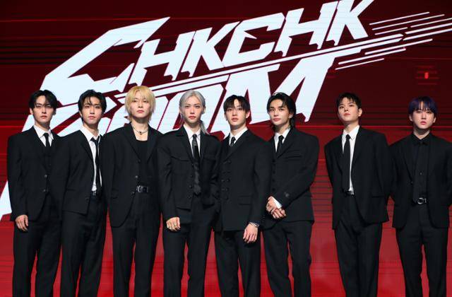 스트레이 키즈는 19일 오전 서울 영등포구 여의도동 콘래드서울 그랜드볼룸홀에서 새 미니앨범 '에이트(ATE)' 발매 기념 기자간담회를 개최했다. 뉴시스