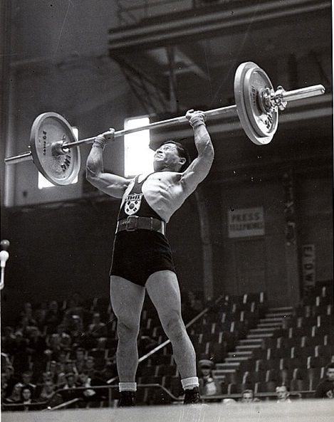 1948년 런던올림픽에서 역도 동메달을 딴 김성집