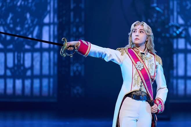 뮤지컬 '베르사유의 장미'의 오스칼 프랑소와 드 자르제 역_옥주현. /EMK뮤지컬컴퍼니