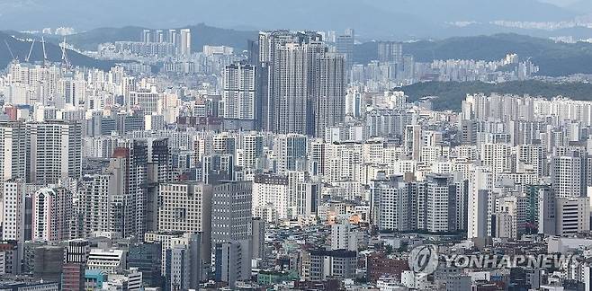 서울 남산에서 바라본 서울 아파트 모습. 사진=연합뉴스