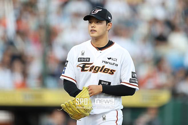 ▲ 문동주의 패스트볼 위력이 떨어지는 건 아니지만 패스트볼 제구와 변화구 완성도가 아쉬웠다. ⓒ곽혜미 기자