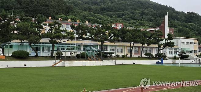추자중학교와 추자초 신양분교장 전경 [촬영 김호천]