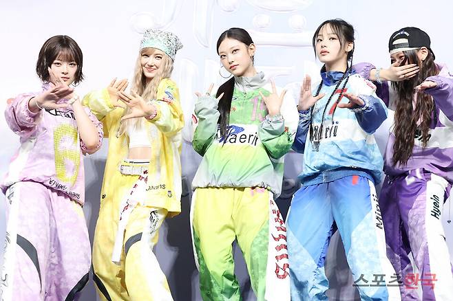 '2024 SBS 가요대전 Summer' 블루카펫 행사에 참석한 그룹 뉴진스(NewJeans). ⓒ이혜영 기자 lhy@hankooki.com