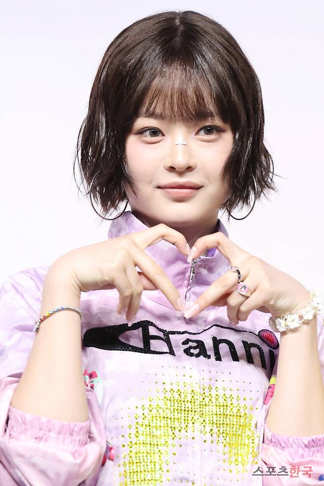 '2024 SBS 가요대전 Summer' 블루카펫 행사에 참석한 그룹 뉴진스(NewJeans) 하니. ⓒ이혜영 기자 lhy@hankooki.com