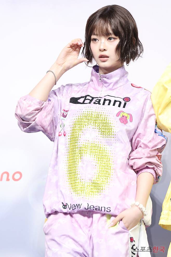 '2024 SBS 가요대전 Summer' 블루카펫 행사에 참석한 그룹 뉴진스(NewJeans) 하니. ⓒ이혜영 기자 lhy@hankooki.com