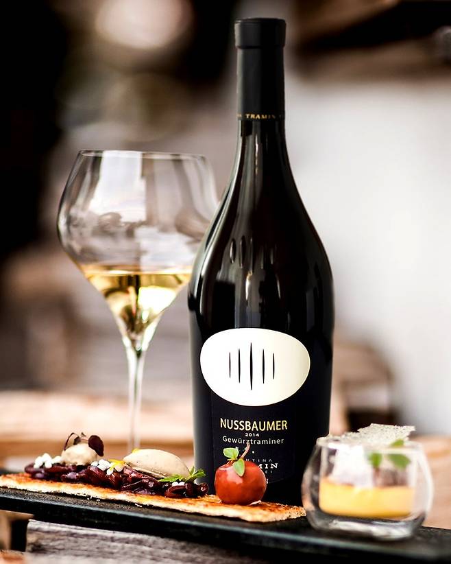 누스바우머. 홈페이지