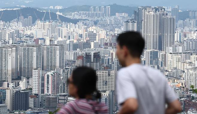 서울 남산에서 바라본 서울 아파트의 모습. [연합]