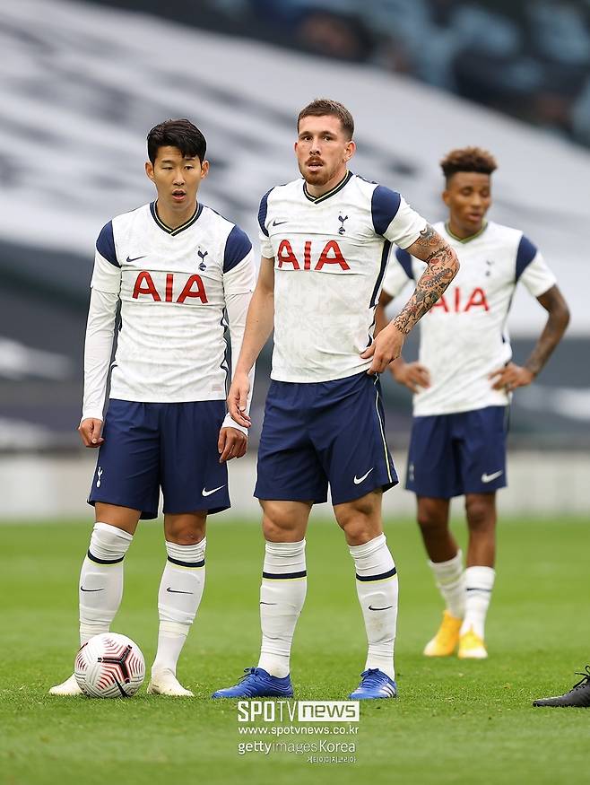 ▲ 토트넘에서 손흥민 절친인 피에르-에밀 호이비에르가 마르세유로 이적한다. 지난해 여름부터 이적설은 줄기차게 있었다. 아틀레티코 마드리드부터 세리에A 팀들까지 호이비에르를 원하는 팀들은 많았다. 호이비에르의 선택은 마르세유. 로베르토 데 제르비 감독과 대화가 결정적이었다. 토트넘은 주전에서 밀린 호이비에르를 팔고 최소한의 이적료를 챙겼다.