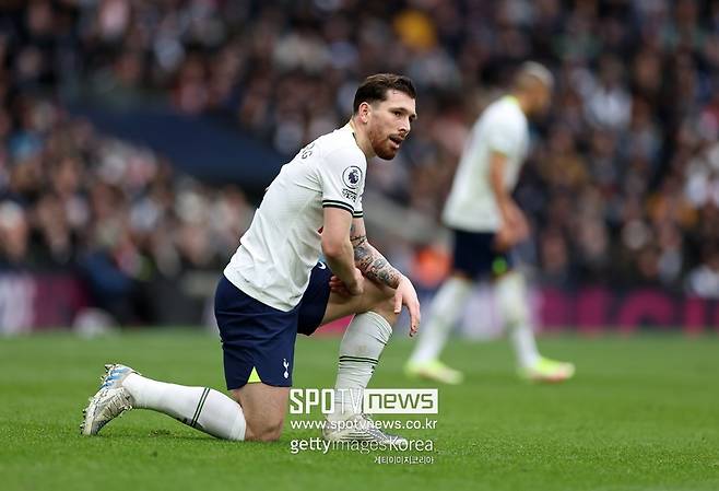 ▲ 토트넘에서 손흥민 절친인 피에르-에밀 호이비에르가 마르세유로 이적한다. 지난해 여름부터 이적설은 줄기차게 있었다. 아틀레티코 마드리드부터 세리에A 팀들까지 호이비에르를 원하는 팀들은 많았다. 호이비에르의 선택은 마르세유. 로베르토 데 제르비 감독과 대화가 결정적이었다. 토트넘은 주전에서 밀린 호이비에르를 팔고 최소한의 이적료를 챙겼다.