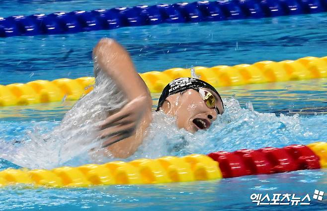 한국 남자 수영 중장거리의 간판 김우민이 미국 수영 전문 매체 '스위밍 월드 매거진'의 2024 파리 올림픽 남자 자유형 400m 메달리스트 예측에 이름을 올리지 못했다. 사진 엑스포츠뉴스 DB