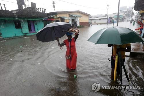 2021년 7월 홍수가 난 라이베리아 수도 몬로비아 거리 모습 [EPA 연합뉴스 자료사진. 재판매 및 DB 금지]