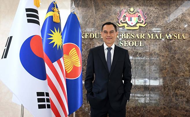 Malaysia’s newly Ambassador to Korea, Dato' Mohd Zamruni Khalid speaks in an interview with The Korea Herald at the Malaysian Embassy in Seoul. (Lee Sang-sub/The Korea Herald).