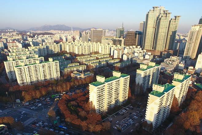 신고가로 매매 계약이 체결된 서울 양천구 목동7단지 전경. [매경DB]