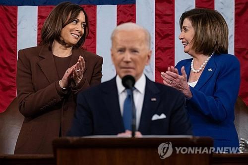 2022년 3월 바이든 국정연설때 자리한 펠로시(우)와 해리스 [AFP 연합뉴스 자료사진]