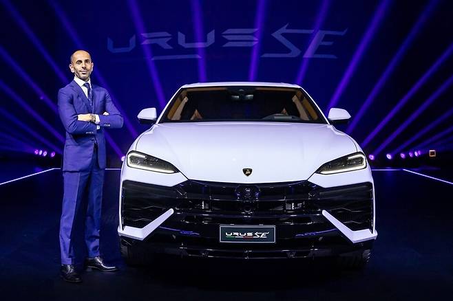 오토모빌리 람보르기니 아태지역 총괄 프란체스코 스카르다오니(Francesco Scardaoni)와 우르스 SE