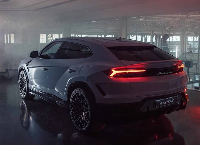 람보르기니 우르스 SE