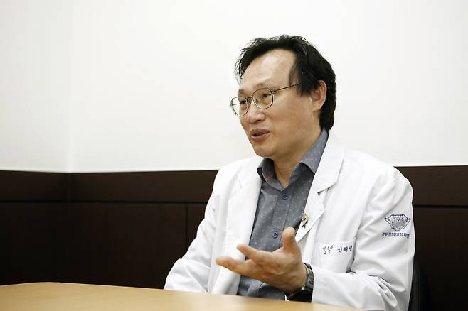 　◇열대야 이기는 수면법에 대해 설명하고 있는 강동경희대병원 수면센터 신경과 신원철 교수. 

사진제공=강동경희대병원