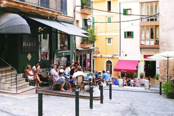 마요르카 여행의 시작점인 팔마 데 마요르카. 구시가지를 걷노라면 스페인 특유의 여유로움을 느낄 수 있다. 사진 김은덕, 백종민