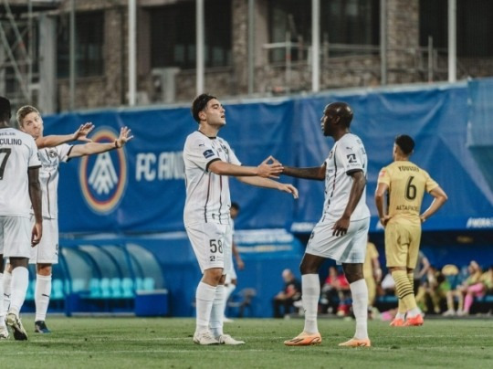 미트윌란, 산타콜로마에 3-0 승리