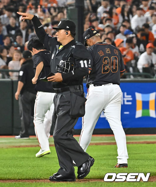 [OSEN=이석우 기자] 한화 하이메 바리아가 5회말 교체되고 있다. 2024.06.28 / foto0307@osen.co.kr