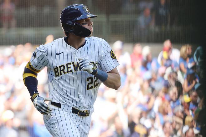 밀워키 브루어스 간판 크리스티안 옐리치가 허리 부상으로 시즌을 조기 마감할 수도 있다. AFP연합뉴스