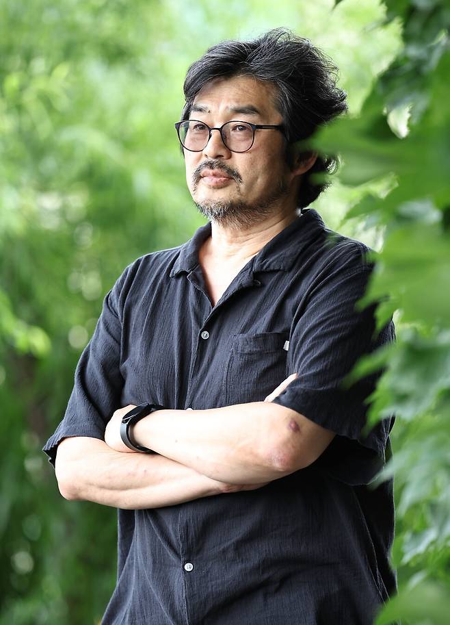 고영범 번역가가 지난 11일 오후 서울 한겨레신문사에서 인터뷰를 하고 있다. 윤운식 선임기자 yws@hani.co.kr