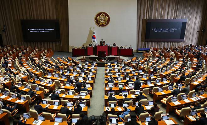 '순직 해병 수사 방해 및 사건 은폐 등의 진상규명을 위한 특별검사의 임명 등에 관한 법률안 재의의 건'이 25일 국회 본회의에서 부결되고 있다. [연합]